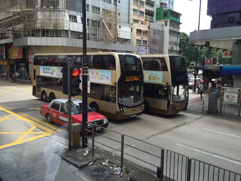 Alexander Dennis Enviro 50D, facelift (L) and pre-facelift (R). KMB livery.